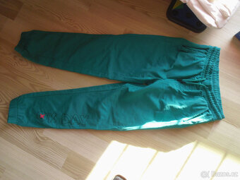 Tepláky zn. Mokida vel.152 - 2