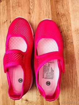 Prodám dětské dívčí bačkůrky - 2