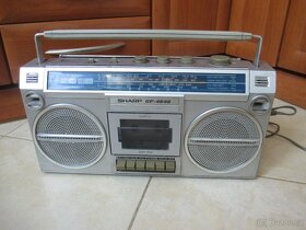 Nabízím retro radio Sharp GF 46-46. Radio hraje. Přehrávání - 2