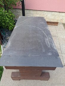 Dřevěný stůl - 2