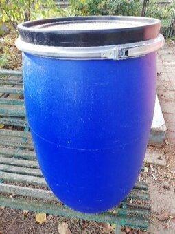 PLASTOVÉ BARELY cca 80 litrů - 2