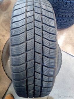 K prodeji 2 ks zimních pneu rozměr 185/60 R 15 - 2