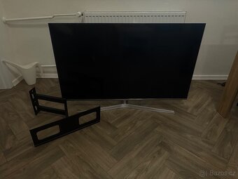 TV Hisense 50” + držák AlzaErgo M220B - 2