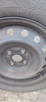 Pneu 185/60 R15 - 2