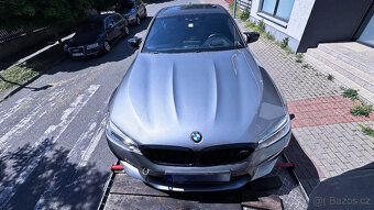 Vůz na náhradní díly BMW M5 F90 sedan 2019 S63M GA8HP-75Z C2 - 2