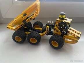Lego 8451 Kloubový sklápěč rok 2003 - 2