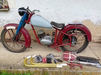 ČZ 125c export červena verze - 2