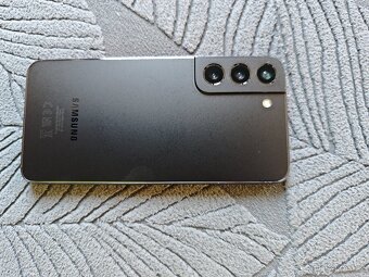 Samsung Galaxy S22 - 2