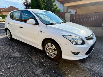 Prodám Hyundai i30 1.4i 77kw/105K - 2