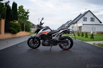 KTM Duke 390 - zánovní, stav 10/10 - 2