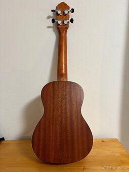 Prodám ukulele - 2