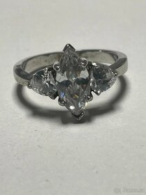 Stříbrný prsten s velkým zirkonem - 2