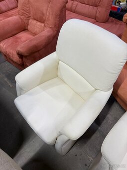 Bílá sedací souprava + křeslo - 2