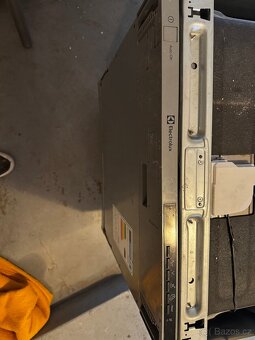 Vestavná myčka Electrolux - 2