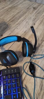 Prodám herní klávesnici a sluchátka - 2