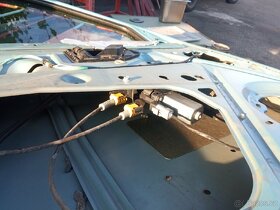 Citroen Berlingo "stahovačka" na okno - 2