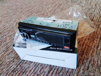 Nové autoradio s handsfree - 2