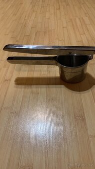 Mačkadlo Tescoma na brambory a těsto GrandCHEF - 2