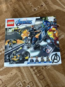 TOP stav - LEGO 76143 Avengers - Boj o náklaďák - 2