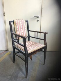 Historická čalounená židle - 2