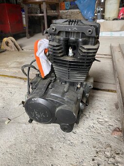 Motor Yuki 125 - 2