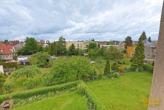 Prodej prostorného bytu 3+1 (93 m²) s vlastní zahrádkou - 2