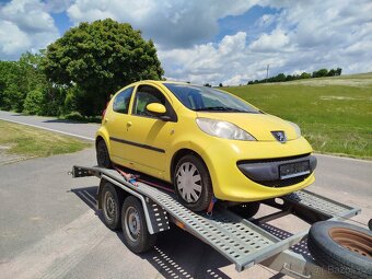 Peugeot 107, Citroen C1, Toyota Aygo díly z vozu. - 2