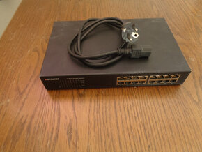 INTELLINET 16-Port Gigabit Switch - 2