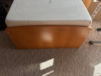 Postele s matracemi a psací stůl - 2