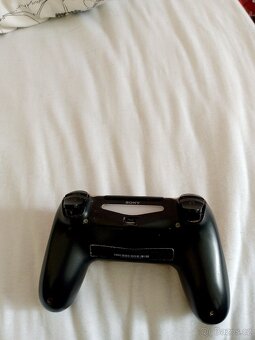 Ovladač na ps4 - 2