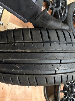 Michelin Pilotsport 4 225/45 R17 - 2