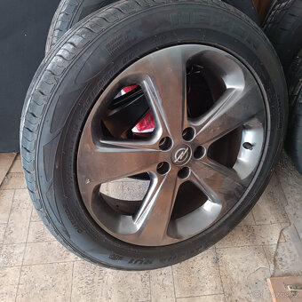 Alu 5x105 r18 s pneu (Opel Mokka) - 2