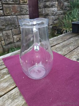 Skleněné džbány - 2