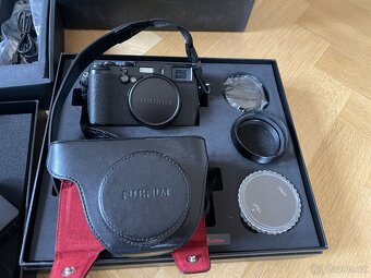 Fujifilm X100 (Limited Edition Black) - 2