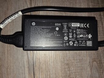 HP nabíječka notebooku 65W 4,5x3mm modrá, 65W - 2