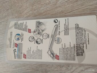 Nový dámský strojek na holení - 2