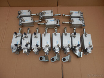 Pneumatický válec dvoučinný. - 2