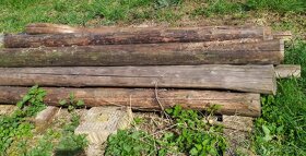 Dřevěné kůly, kulatina, 14 ks,  délka 2m, průměr 12-16 cm - 2