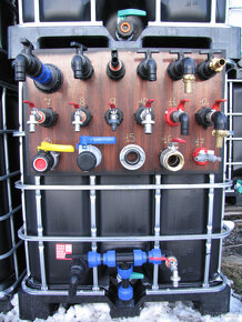 Nádrže IBC kontejnery 1000l a 600l sestava - 2
