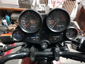 Suzuki GSX 750E - 2