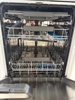 Myčka Electrolux vestavná 65cm KESC9200L - 2