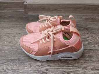 Dětské holčičí Nike tenisky, vel. 28 - 2