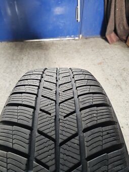 Zimní Barum Polaris 5, 215/55 R17 98V XL - 2