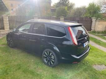 Ford Focus 1.8i 92 kW Black magic - 2
