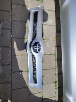 Nárazníky toyota corolla verso 2.2 - 2