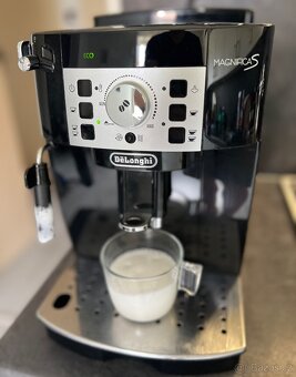 DeLonghi Magnifica S - 2