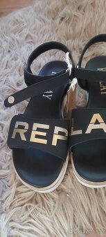 Sandaly Replay - 2