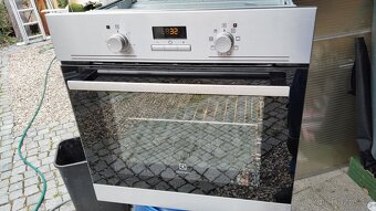 Vestavná trouba Electrolux - 2