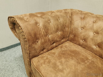 Hnědý gauč CHESTERFIELD silná látka - 2