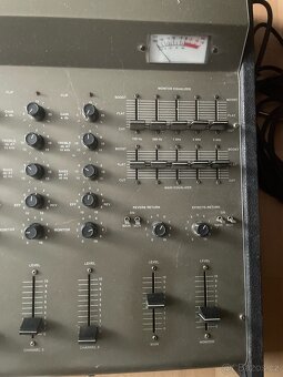 Funkční mixážní pult Fender - 2